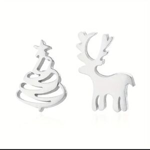 NEW! TIny CHRISTMAS Mismatched stud Earrings - BTQ